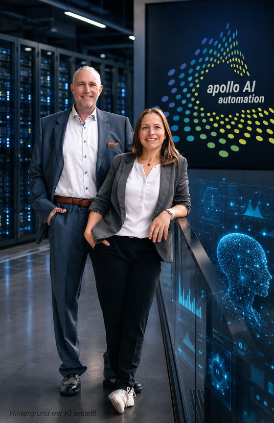 Melanie Reuß und Volker Loibl von apollo consulting im Rechenzentrum